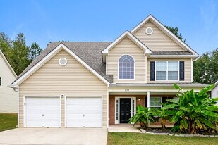223 Millstone Dr in Hampton, GA - Building Photo