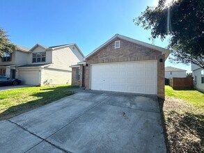 11718 Silver Prairie in San Antonio, TX - Building Photo - Building Photo