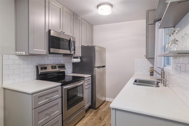 7406 Shadow Hill Dr in Austin, TX - Building Photo - Building Photo