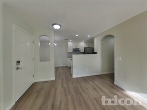 8701 S 50th Dr in Phoenix, AZ - Foto de edificio - Building Photo