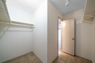 7847 Green Lawn Dr in Houston, TX - Building Photo - Building Photo