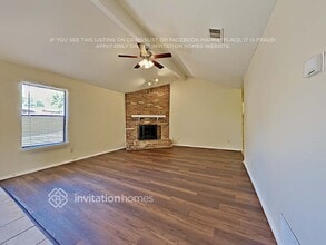 1229 N Creek Dr in Saginaw, TX - Foto de edificio - Building Photo