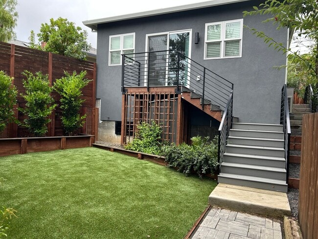 2504 Ralston Ave in Belmont, CA - Building Photo - Building Photo