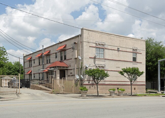 3118 San Jacinto St in Houston, TX - Foto de edificio - Building Photo