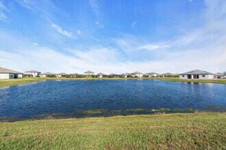 15713 Sunny Day Dr in Bradenton, FL - Building Photo - Building Photo