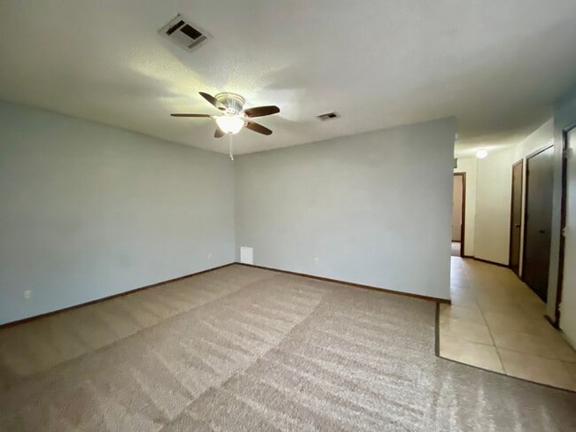 2115 W Oak Ave in Enid, OK - Building Photo - Building Photo