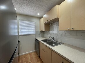 221 SE 1st Ave in Boynton Beach, FL - Building Photo - Building Photo