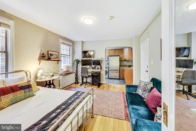 property at 1441 Euclid St NW