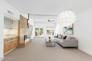 5101 N Casa Blanca Dr in Paradise Valley, AZ - Building Photo