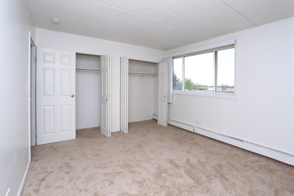 Bartlett Court Apartments Streamwood, IL Apartments