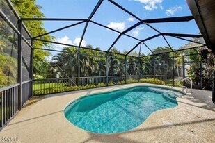 8766 Tropical Ct in Ft. Myers, FL - Building Photo
