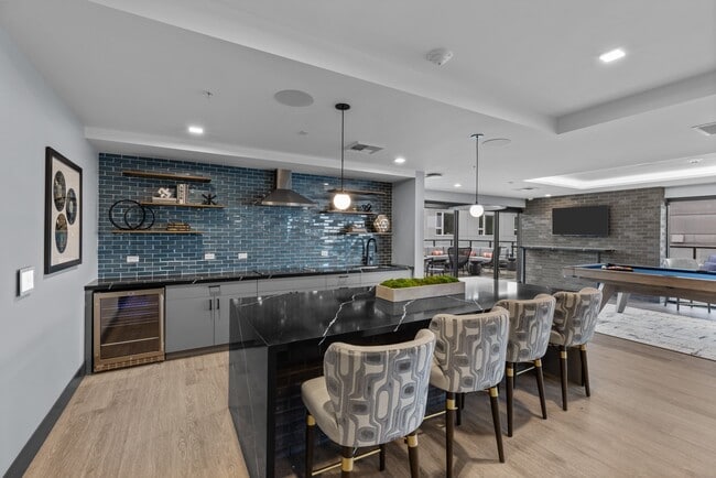 Gridline in Seattle, WA - Foto de edificio - Building Photo