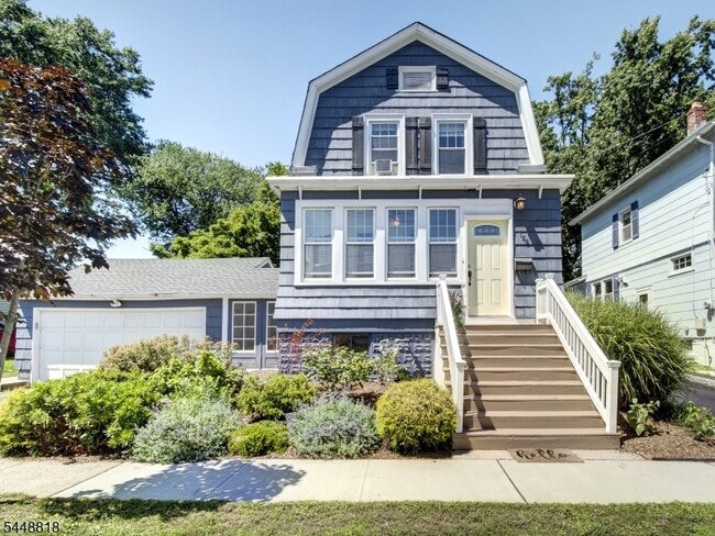 property at 158 Lexington Ave