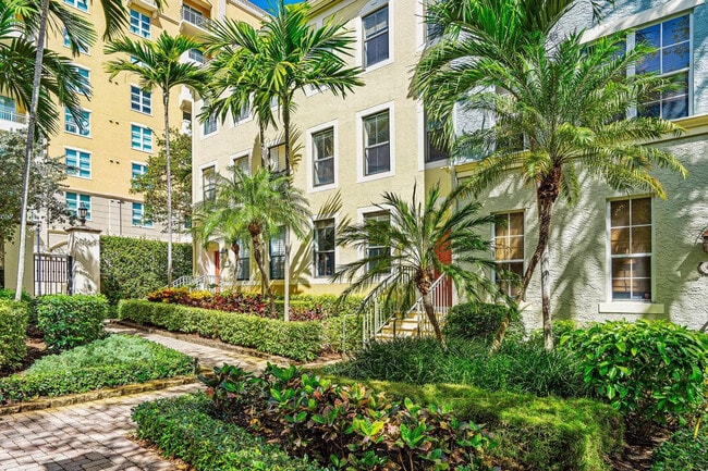 672 Fern St in West Palm Beach, FL - Building Photo - Building Photo