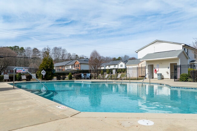 Ashbrook Village in Gastonia, NC - Foto de edificio - Building Photo
