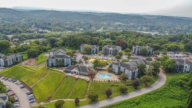 Heights of Knoxville in Knoxville, TN - Foto de edificio - Building Photo