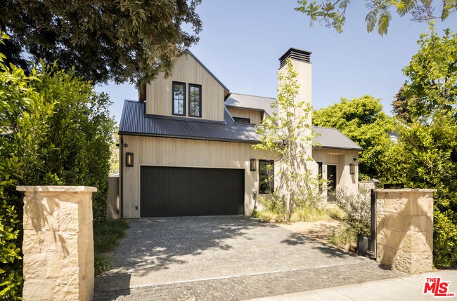 property at 719 San Lorenzo St