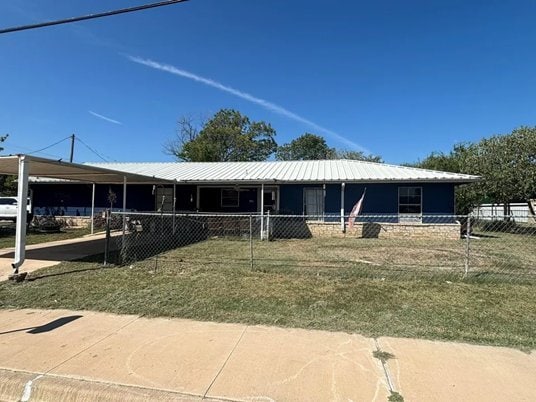 property at 901 N Parks St