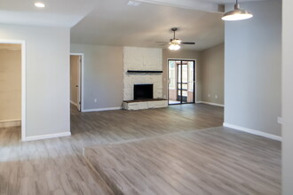 10184 Indian Princess Rd W in Jacksonville, FL - Building Photo - Building Photo