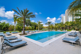 Slate Hallandale Beach in Hallandale Beach, FL - Building Photo - Building Photo