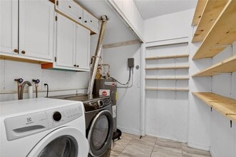 8071 Rhea Cir in Orlando, FL - Building Photo - Building Photo