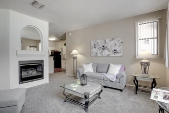 The Polo Club in Mesa, AZ - Foto de edificio - Interior Photo