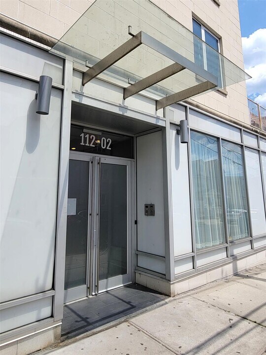112-02 Northern Blvd in Queens, NY - Building Photo