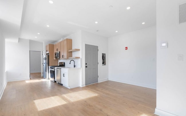 1741 S 23rd St, Unit 2 in Philadelphia, PA - Foto de edificio - Building Photo