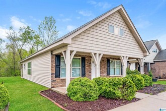 304 Creek Run Cir in Calera, AL - Building Photo - Building Photo