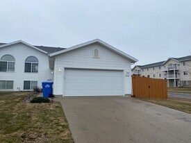 2036 50th St S in Fargo, ND - Building Photo