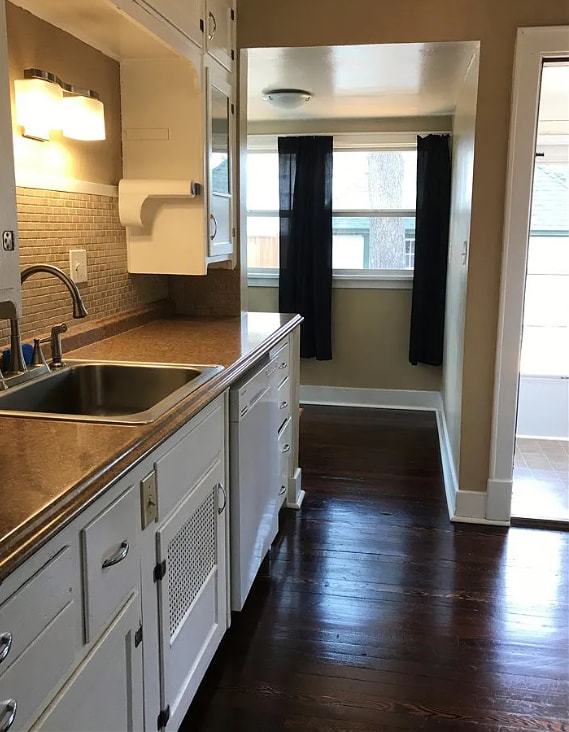 property at 124 N 4th St
