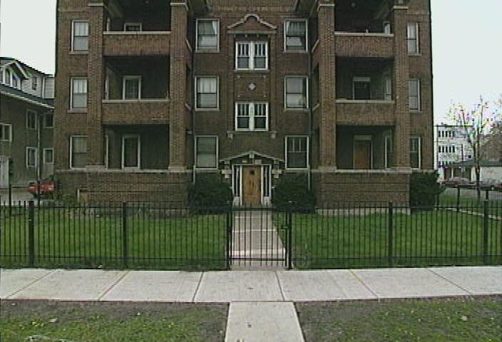 5467 W Augusta Blvd in Chicago, IL - Building Photo