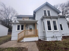 1003 Georgia Ave, Unit 1406 S 10th in Sheboygan, WI - Building Photo