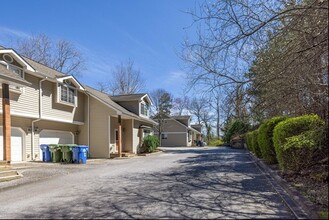 445 Sand Hill Rd in Asheville, NC - Building Photo - Building Photo