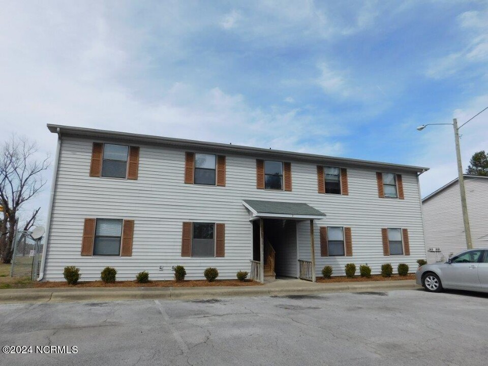 3660 Neuse Blvd in New Bern, NC - Building Photo