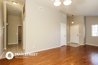 7351 W Eugie Ave in Peoria, AZ - Foto de edificio - Building Photo