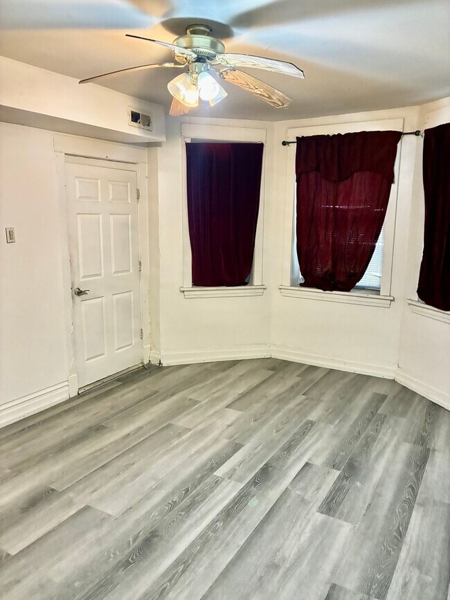 1706 N Springfield Ave in Chicago, IL - Building Photo - Building Photo