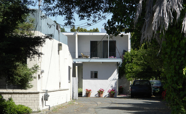 29 Massolo Dr in Pleasant Hill, CA - Foto de edificio - Building Photo