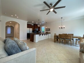 11336 N Via Milano Way in Fresno, CA - Building Photo - Building Photo