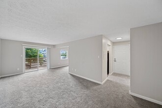 M Club Apartments in Indianapolis, IN - Foto de edificio - Building Photo
