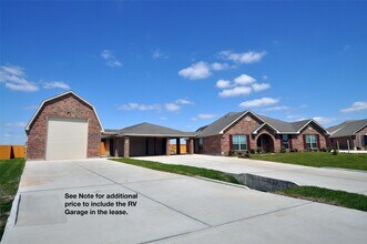 3404 Bahia Rd in Dickinson, TX - Building Photo - Building Photo