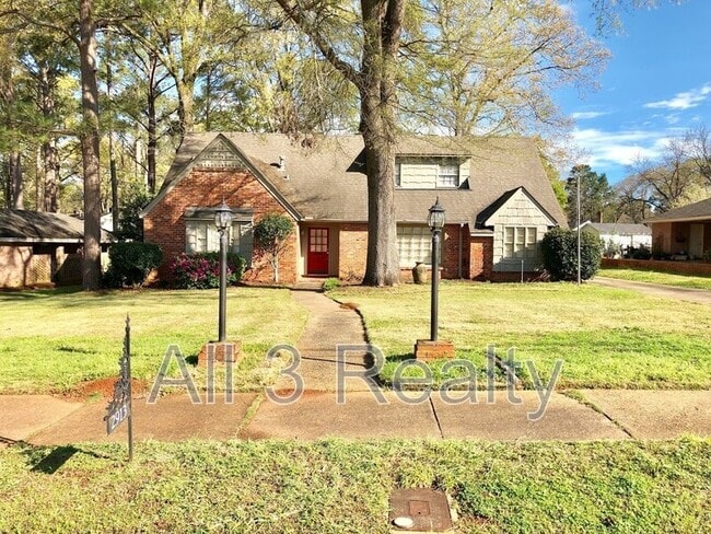 property at 2913 Sumter Ave