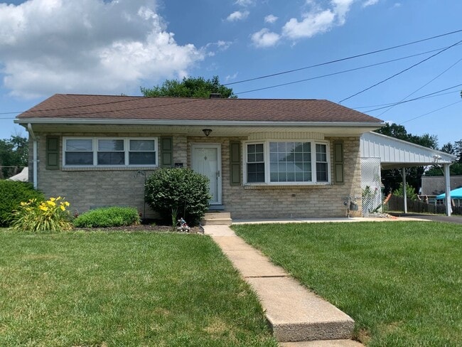4 Essex Rd