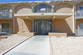 Saint Louis Apartments in Las Vegas, NV - Building Photo - Building Photo