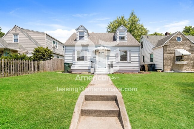 property at 2170 Parkview Pl