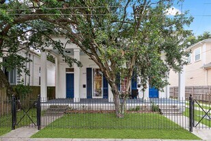 2125 S Liberty St in New Orleans, LA - Building Photo