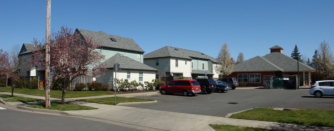 Songbird Village in Albany, OR - Building Photo