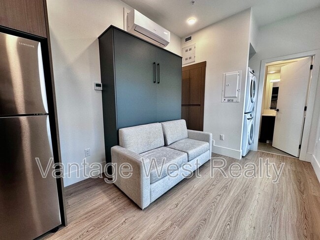 2967-2967 Richter St in Kelowna, BC - Building Photo - Building Photo