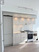 448 Burnhamthorpe Rd W in Mississauga, ON - Building Photo - Building Photo