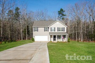 5308 Tucker Phillips Dr in Wingate, NC - Building Photo